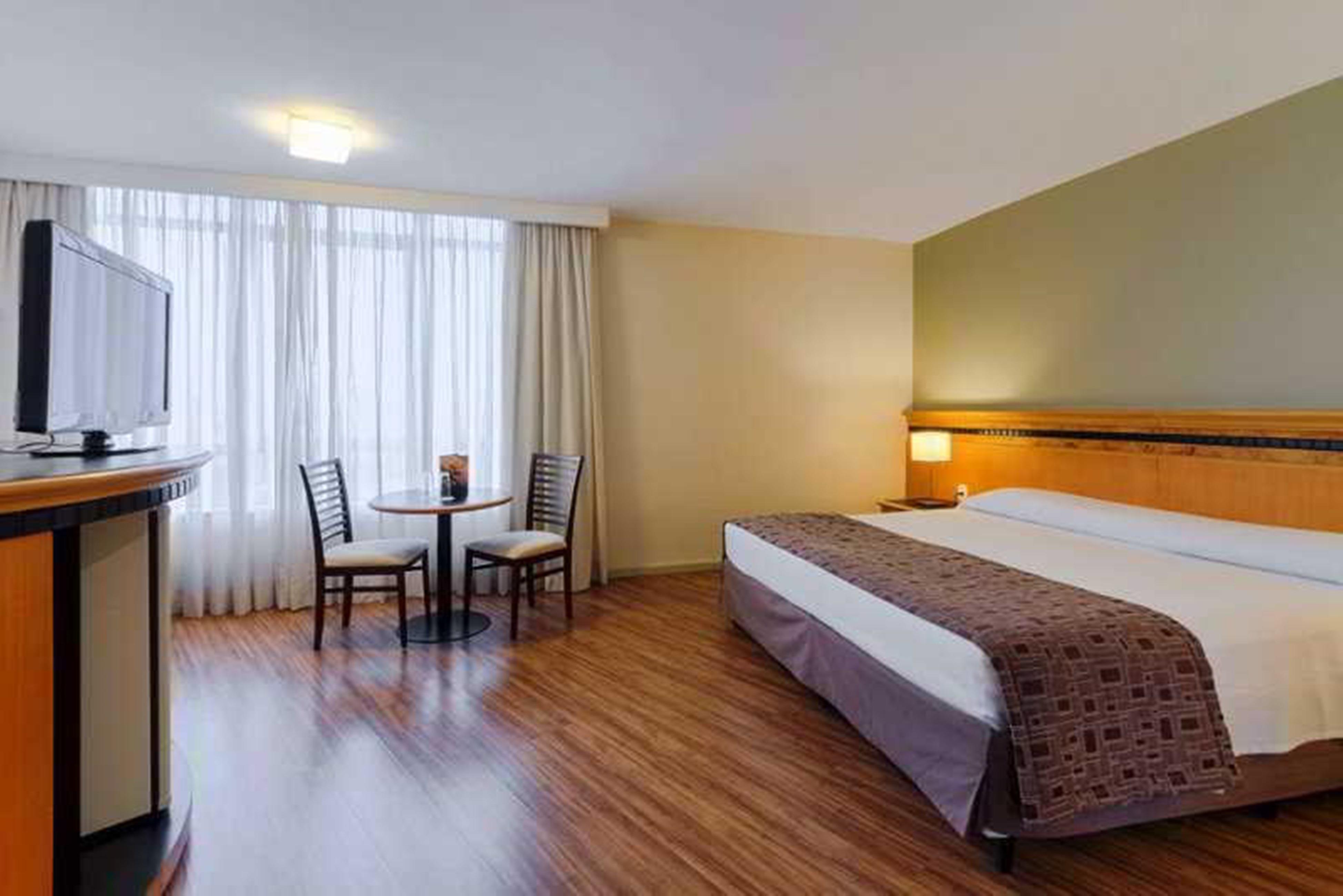 Hotel Golden Park Internacional Foz & Convencoes By Nacional Inn Фос-ду-Игуасу Экстерьер фото